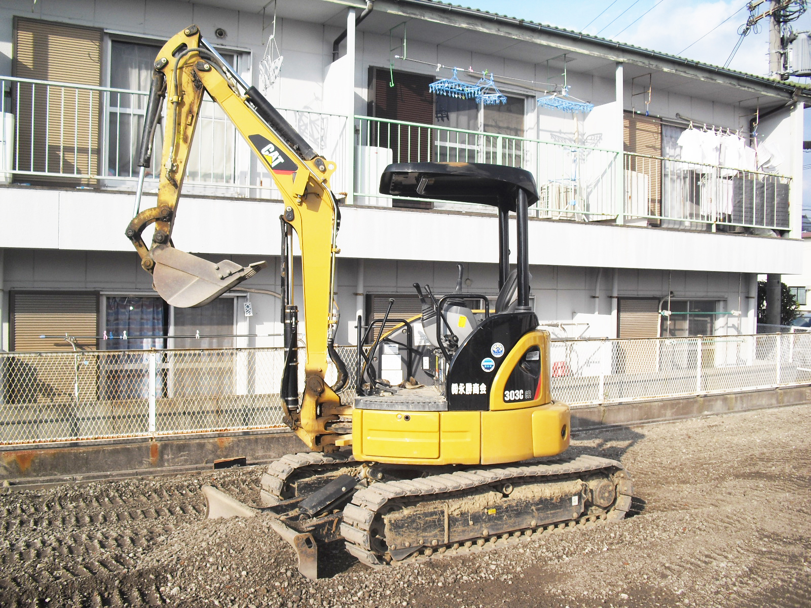 黄色いクレーン車